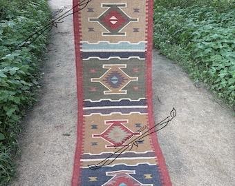 Handwoven Wool Jute Kilim Rug: Traditional Indian Design