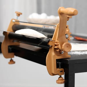 Manual Dough Sheeter Dough Roller Machine for Fondant Pastry  Croissants Pizza Bakery Use Dough Laminator for Home or Professional Kitchen