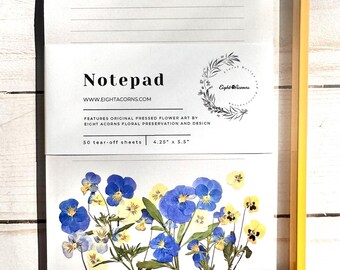 Kladblok geperste bloem Viooltje violet A6 bloemen notitieblok, botanisch briefpapier, afscheurbaar schrijfblok, lentebloemen Moederdagcadeau