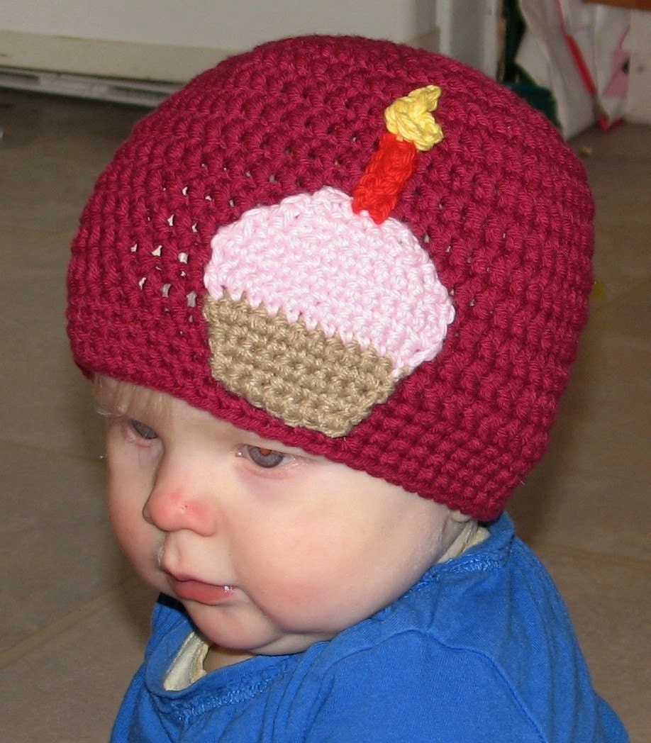 36 Crochet Birthday Gifts with Angels, Gnomes, Bouquets, and Keychains 15 Cupcake Candle Applique Crochet