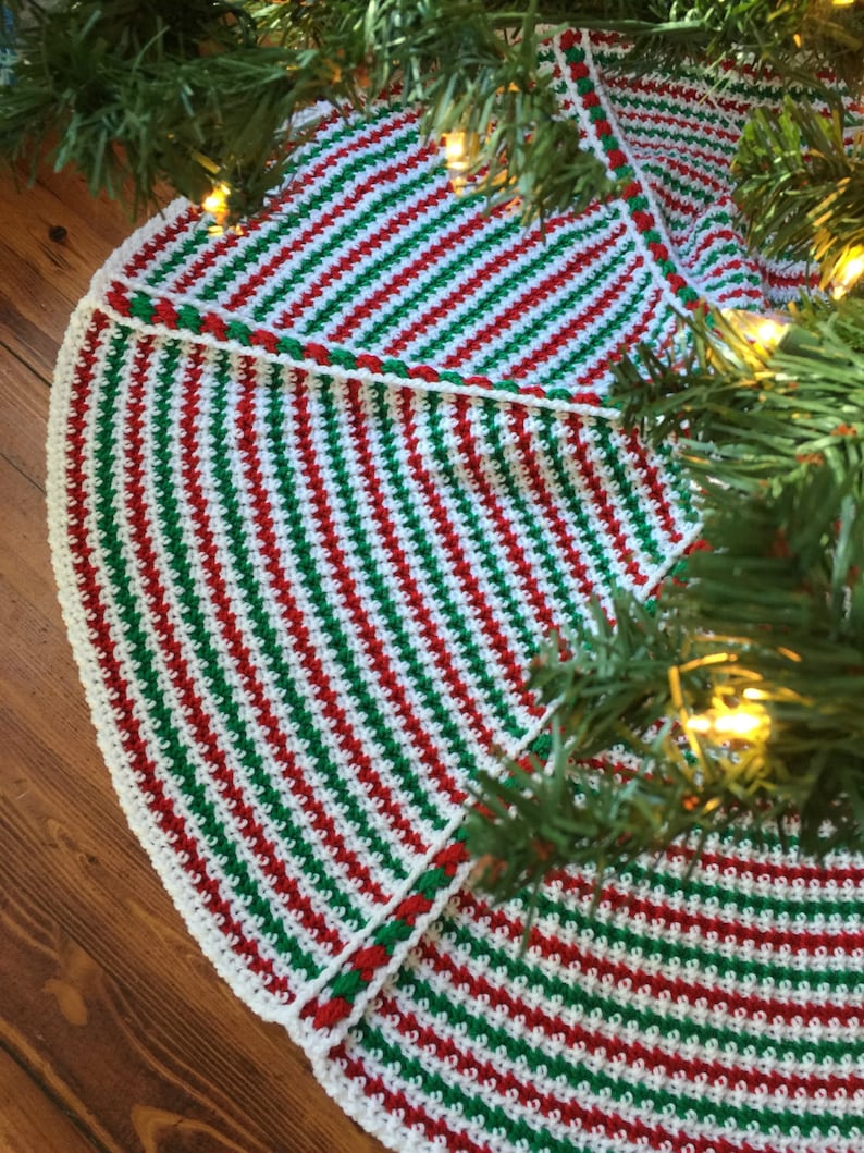 Christmas Tree Skirt Crochet Pattern image 3