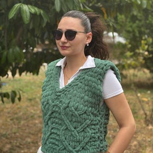 Hand Knitted Sleeveless Vest Sweater | Women’s Chunky Knit Pullover Vest | Minimalist Outfit by vanilabutik