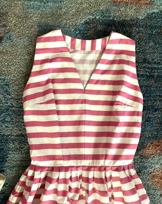 Vintage 1950s pink & white horizontal striped a-l… - image 3