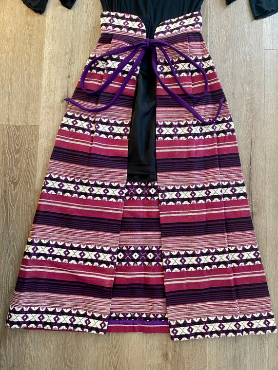 Vintage 1970s purple, pink, & black woven open fr… - image 5