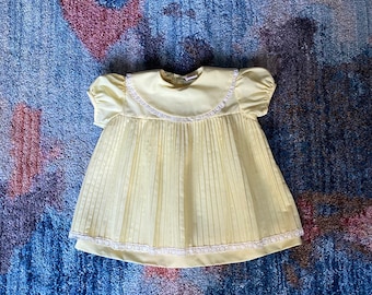 Vintage 1960s SEARS 'Perma-Press' yellow accordion pleated babydoll dress, size 27-32 lbs