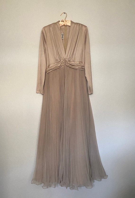 Vintage 1960s 1970s MISS ELLIETTE taupe / nude pl… - image 2