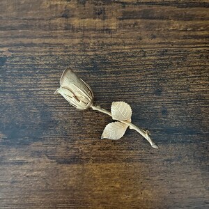 Vintage 1980s single rose goldtone metal brooch / pin