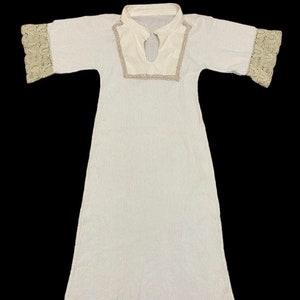Vintage 1960s 1970s edwardian inspired white gauze maxi dress w/ split neck & lace trim, size Medium