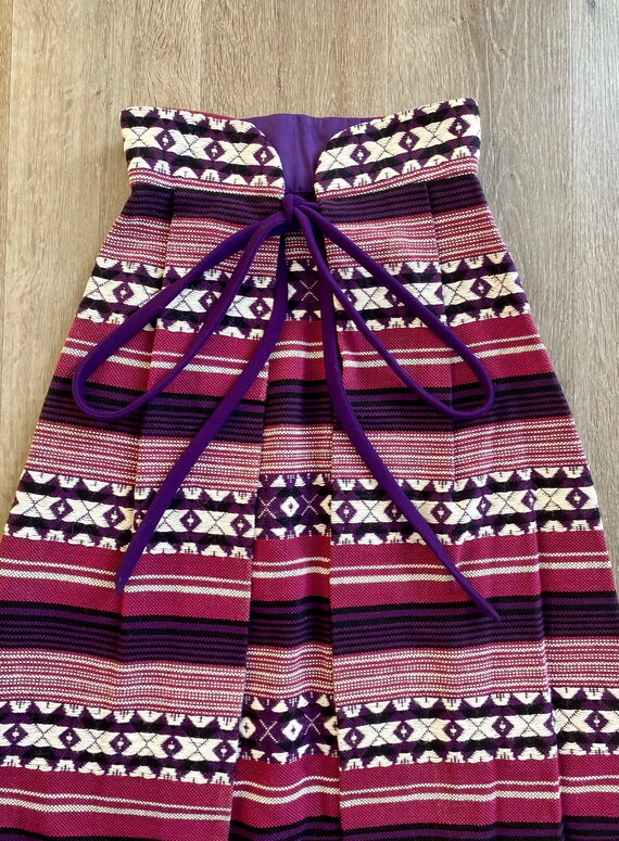 Vintage 1970s purple, pink, & black woven open fr… - image 7