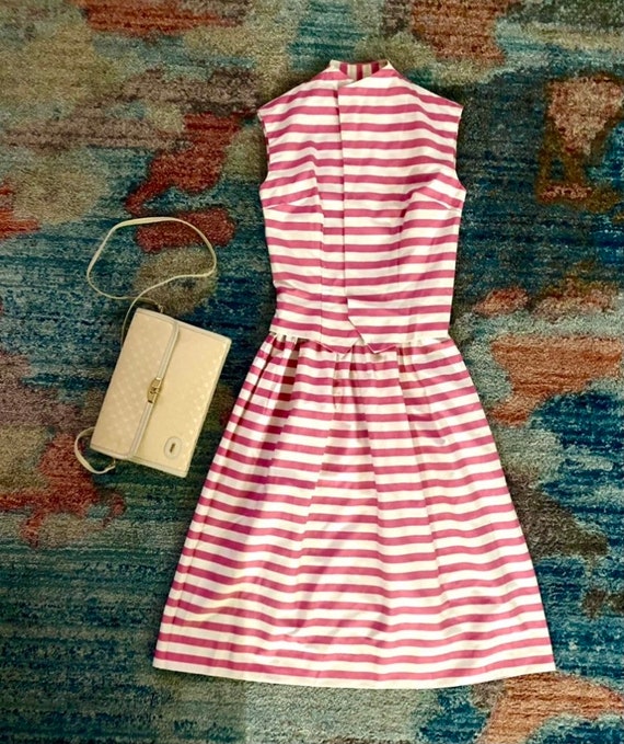 Vintage 1950s pink & white horizontal striped a-l… - image 4