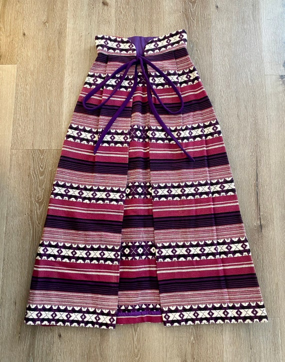 Vintage 1970s purple, pink, & black woven open fr… - image 6