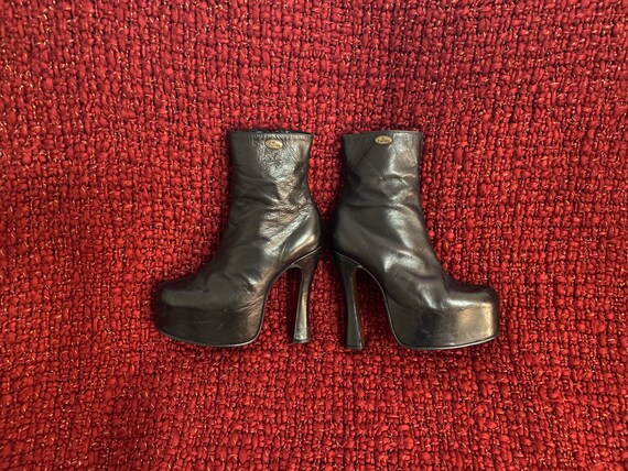 Vintage 1990s Y2K EL DANTES black leather sky high