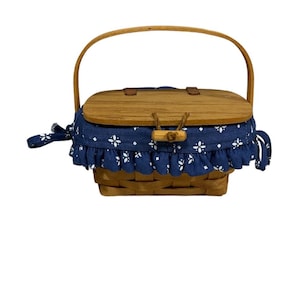 Cesta/cartera vintage LONGABERGER de mimbre tejido con tapa, asa superior, forro con volantes y cierre de palanca, de los años 90