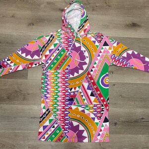Vintage 1990s TAPEMEASURE pink, orange, & purple psychedelic / op art print tunic style hooded pullover / hoodie, size Medium