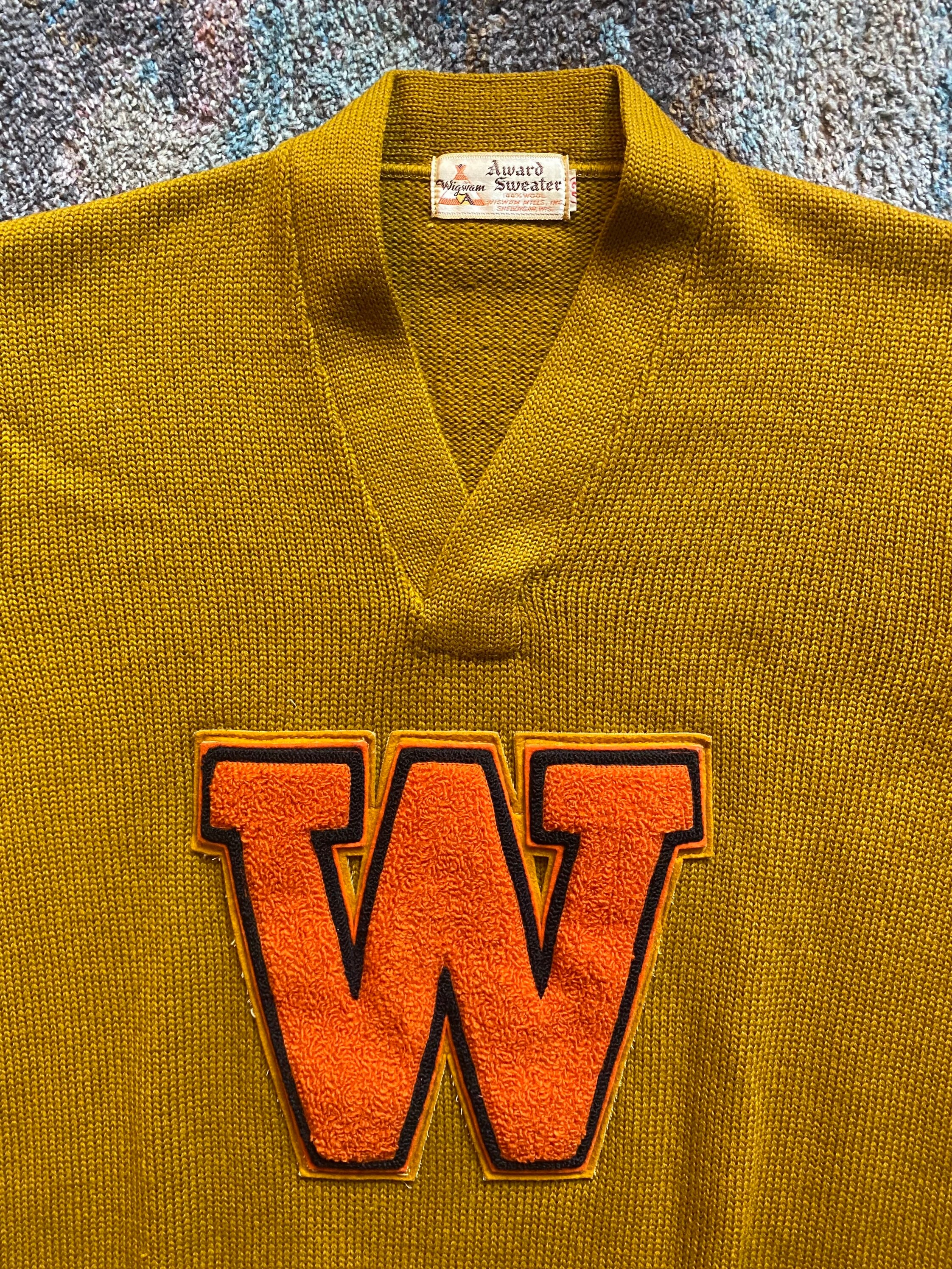 Vintage 1950s WIGWAM AWARD SWEATER V-neck Knit Letterman Pullover