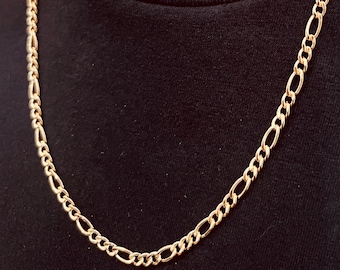 Cadena Figaro de 4 mm bañada en oro / Collar llamativo