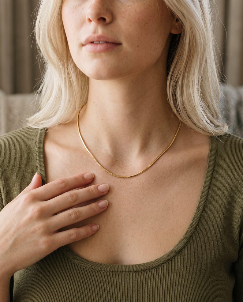 18kt Gold Filled Quadrat Schlangenkette Halskette: Sleek Layering Kette Bild 3