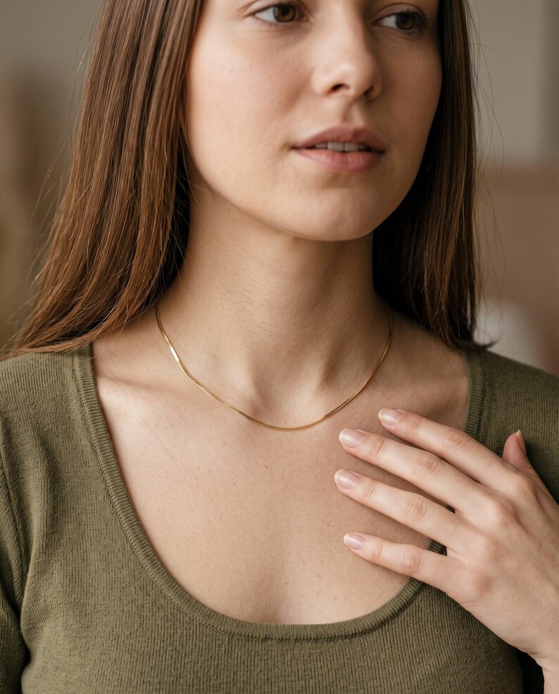 18kt Gold Filled Quadrat Schlangenkette Halskette: Sleek Layering Kette Bild 7