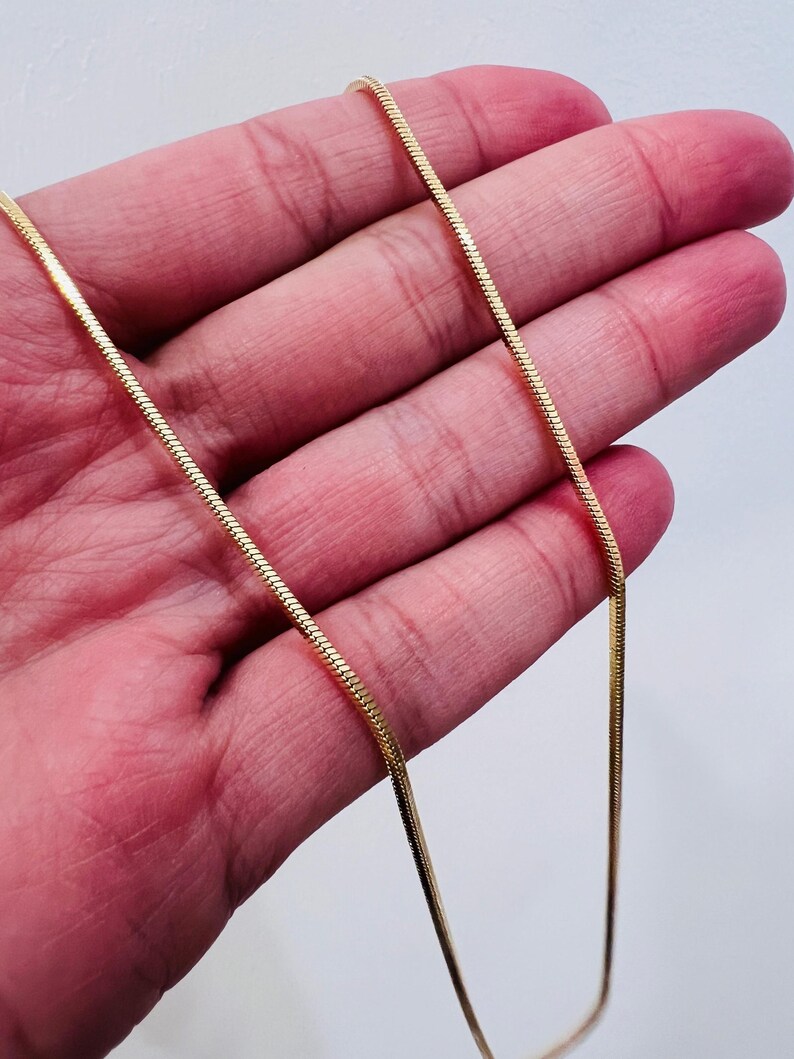 18kt Gold Filled Quadrat Schlangenkette Halskette: Sleek Layering Kette Bild 4