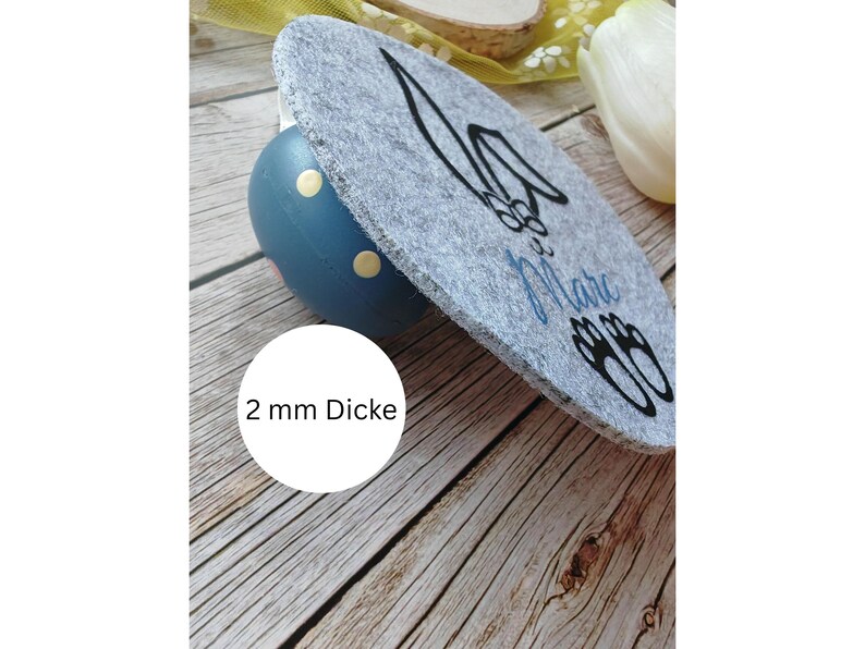personalisierte Filzuntersetzer Ostern, kleines Ostergeschenk, Ostern Deko; 1 Filzuntersetzer in hellgrau, mit Namen personalisiert, Dicke 2 mm
