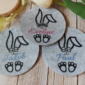 personalisierte Filzuntersetzer Ostern, kleines Ostergeschenk, Ostern Deko; 3 Filzuntersetzer in hellgrau, mit Namen personalisiert