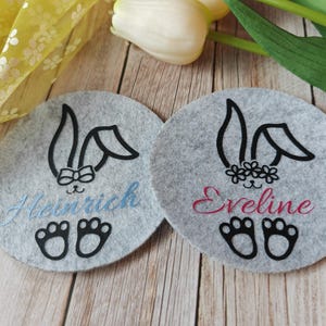 personalisierte Filzuntersetzer Ostern, kleines Ostergeschenk, Ostern Deko; 2 Filzuntersetzer in hellgrau, mit Namen personalisiert