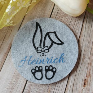 personalisierte Filzuntersetzer Ostern, kleines Ostergeschenk, Ostern Deko; 1 Filzuntersetzer in hellgrau, mit Namen personalisiert