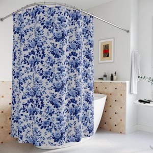 Blau-weißer floraler Toile-Duschvorhang - Zartes Vintage-inspiriertes Blumenmuster, elegantes Badezimmerdekor, klassischer floraler Badstil