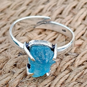Anillo de aguamarina en bruto, anillo de plata de ley 925, anillo hecho a mano, anillo ajustable, anillo de piedra preciosa natural, joyería minimalista de aguamarina