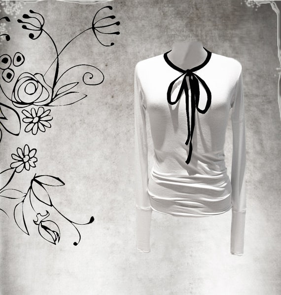 White keyhole women top, black contrast neck, crew knit tee, extra long sleeves, Tratgirl
