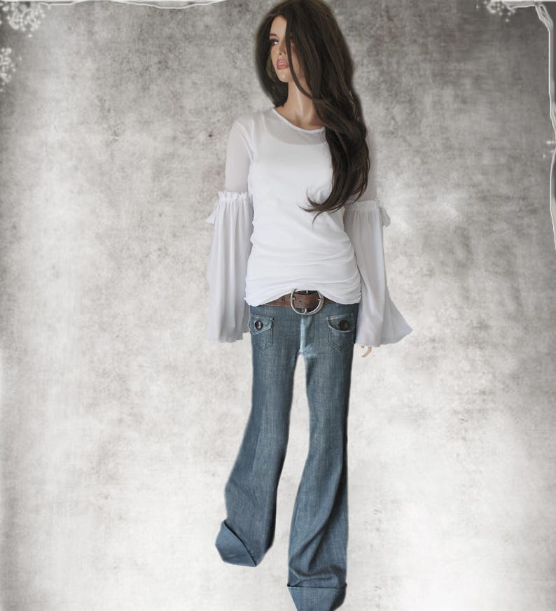 White mesh topflute long sleeveContemporary Lightweight layer