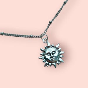 Collier soleil - articles assortis disponibles