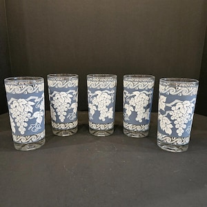 Five Vintage Hazel Atlas Wedgwood Grape and Ivy Glassware Tumblers (#205)