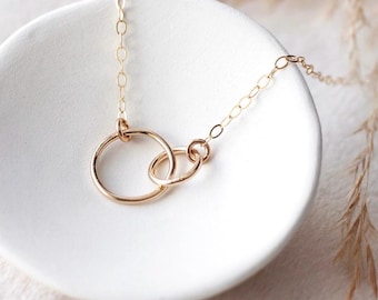 Double circle necklace, 14k gold filled, linked rings, interlocking circles, dainty, everyday, minimalist
