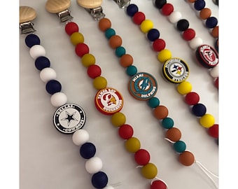 Clip para chupete personalizado de la NFL: portachupetes con cuentas, regalo para baby shower o recién nacido.