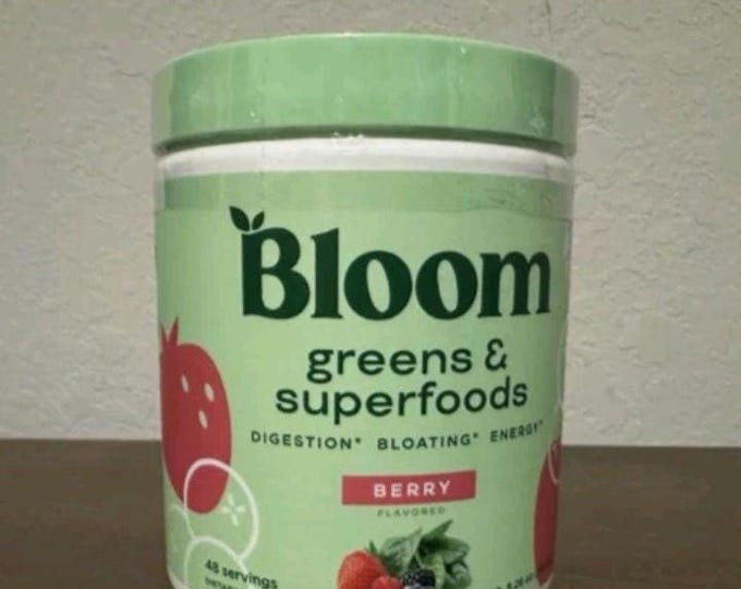 Summer gift Bloom Nutrition Greens & Superfoods Powder Berry  9.2 OZ Expire 1/26