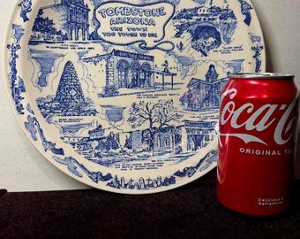 Vernon Kilns Tombstone Arizona Too Tough to Die Blå Samlartallrik 10 1/2"