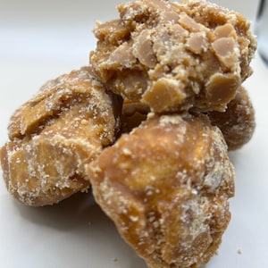 Pure Jaggery Natürlicher Süßstoff Organischer nicht raffinierter Rohrzucker Traditioneller indischer Koch-Backzutat Nachtisch-Zusatzstoff