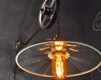 Alte industrielle Riemenscheibe Licht - Spiegel-Windlicht - industrielle Riemenscheibe Lampe - Wall Mount Licht - Steampunk-Wandleuchter - Industriebeleuchtung