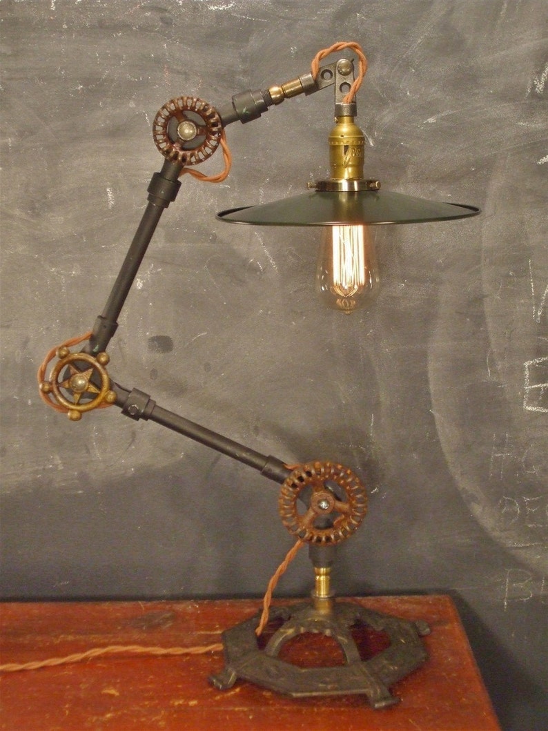 Lighting Customizable Vintage Desk Image 0