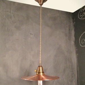 Industrie Beleuchtung VIntage Hängeleuchte mit Flachen Kupferschirm Maschinenalter Minimalistische Bare Bulb Pendellampe Steampunk Hängender Swag Bild 5