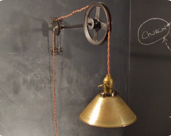 Alte industrielle Riemenscheibe Licht - Messing Cone Shade - industrielle Riemenscheibe Lampe - Wall Mount Licht - Steampunk-Wandleuchter - Industriebeleuchtung