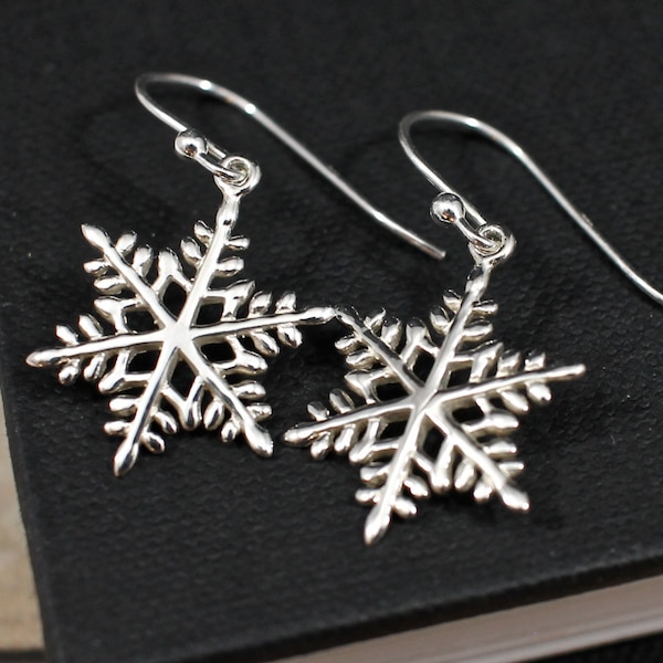Sterling Silver Snowflake Earrings, Snowflake Jewelry, Winter Wedding Earrings, Winter Earrings, Holiday Earrings, Christmas Earrings