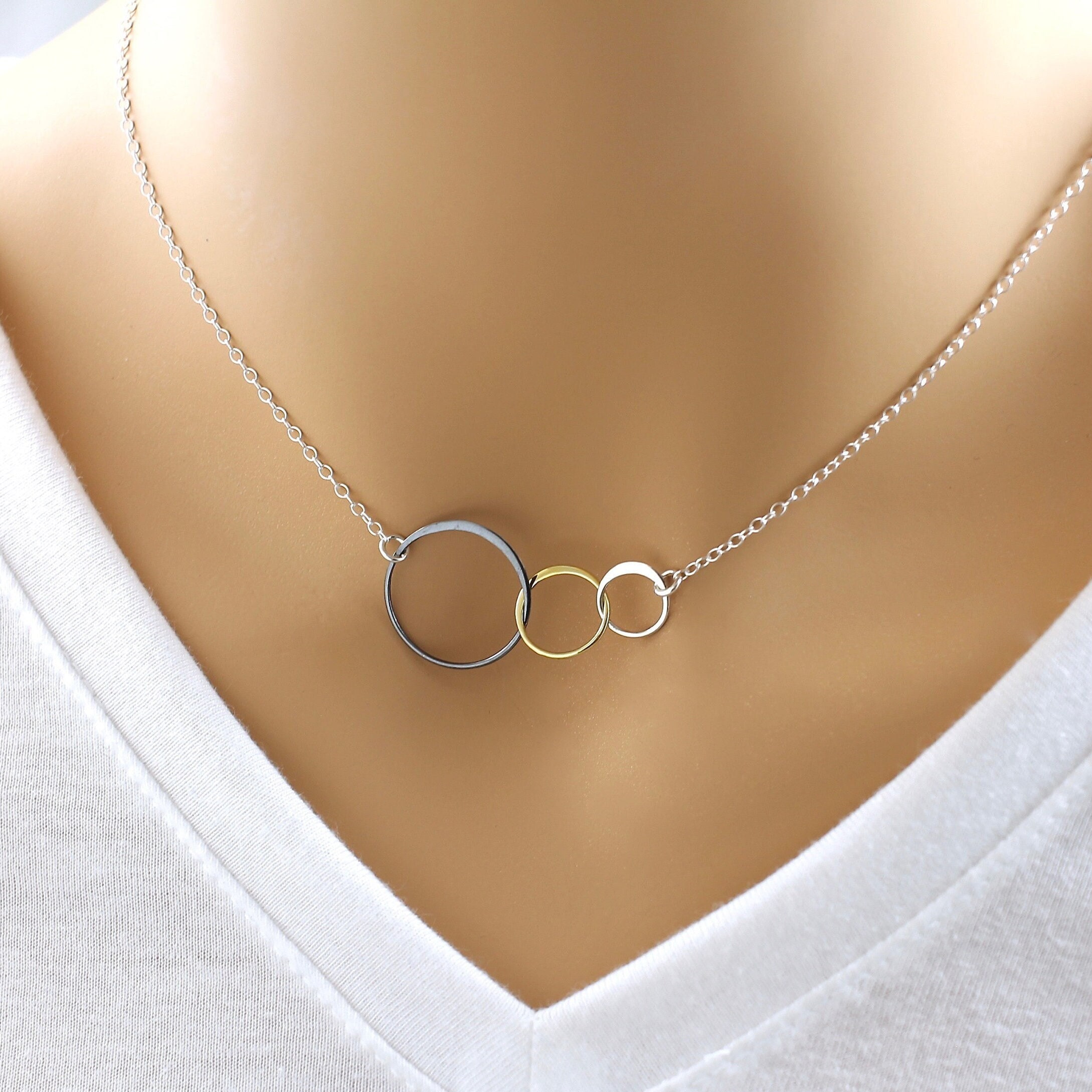 Linked Circle Necklace | famke