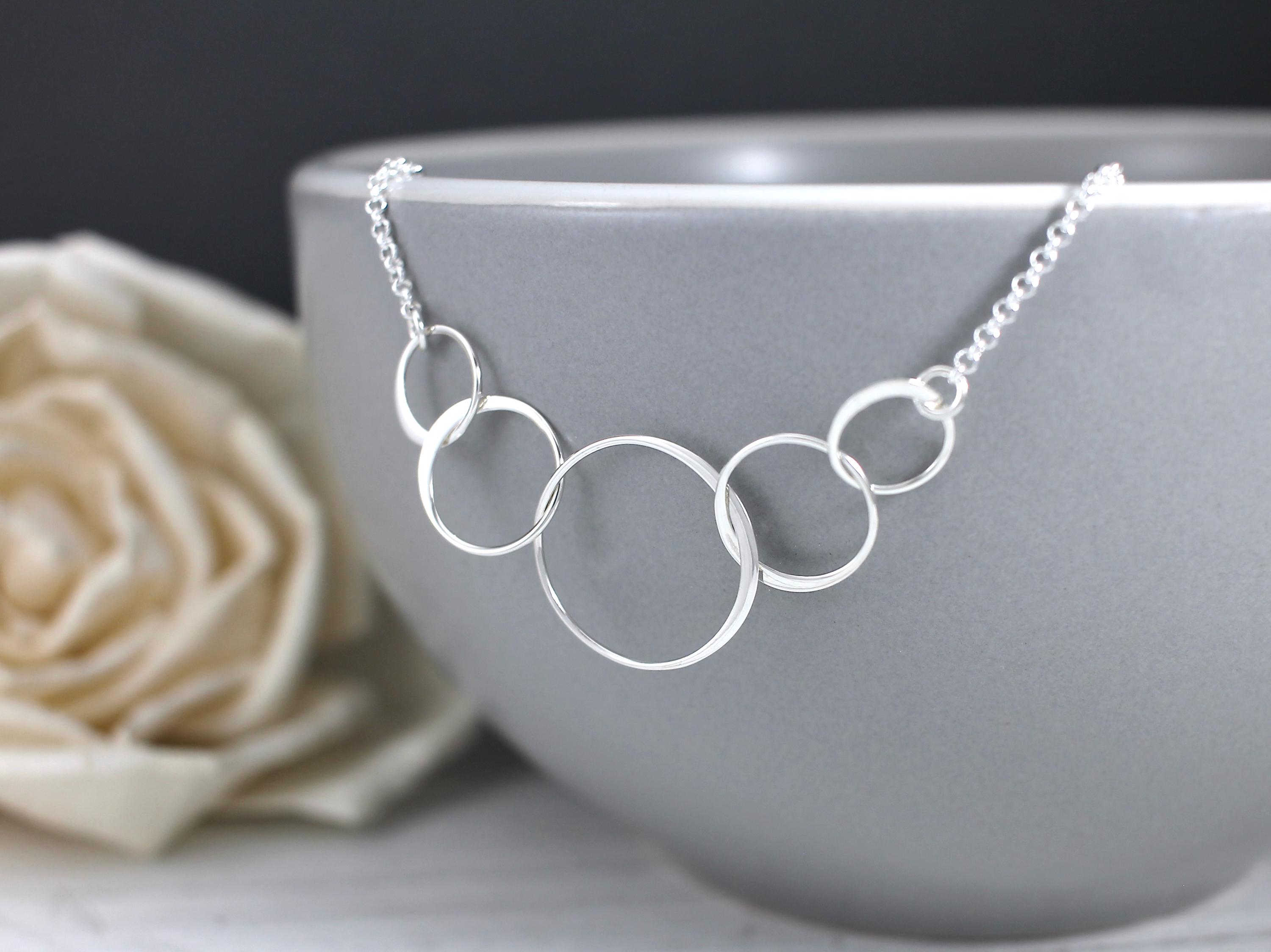 Five Interlocking Circle Necklace - Etsy
