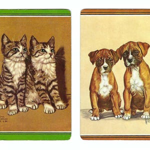 Puede incluir: Dos cartas de juego vintage con ilustraciones de animales. Una carta muestra dos gatitos atigrados, la otra dos cachorros b&oacute;xer. Las cartas tienen un borde verde y marr&oacute;n, respectivamente.