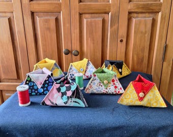 Handmade Collapsible Thread Catcher: Fabric Scrap Bag - Etsy
