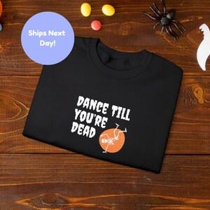 Besticktes Halloween Skelett Sweatshirt, Halloween Rundhalsausschnitt, Skelett Sweatshirt, Geschenk für Tänzer, trendiger Herbstpullover