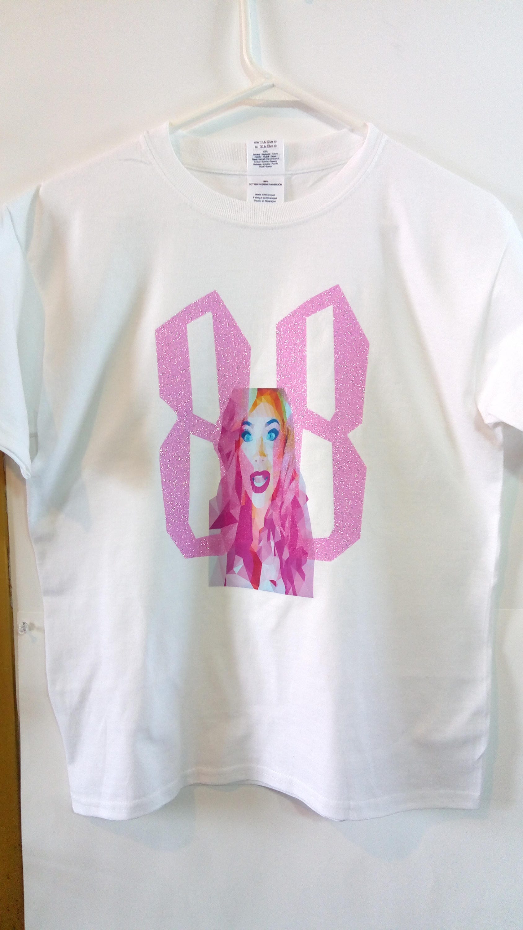 Trisha Paytas' Bold New Merch: A Social Media Frenzy - 9mlciq2