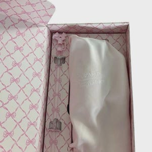 Stanley x LoveShackFancy Pink Bow Quencher Tumbler 40oz Travel Mug Handle Limited Edition Bild 4